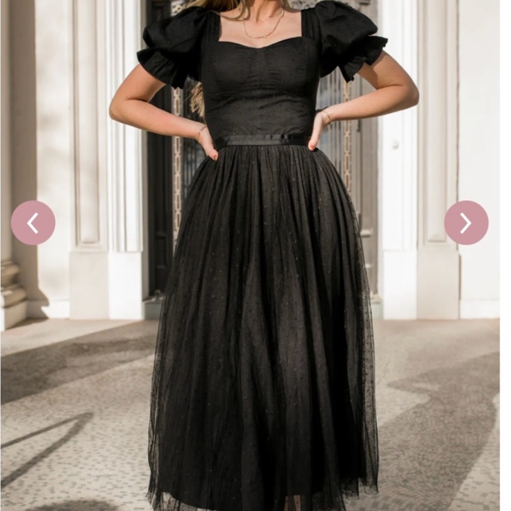 Ivy City Co Black Midi Dress